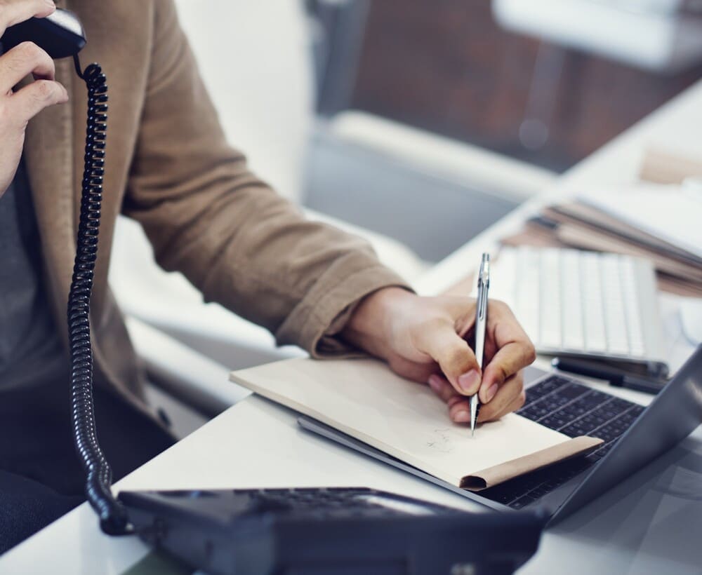 En Rubio Abogados contamos con un equipo multidisciplinar de abogados colegiados en Valencia, preparado para ofrecer una atención integral y personalizada a cada cliente. Nuestro gabinete jurídico combina experiencia, rigor y compromiso en todas las áreas del Derecho, lo que nos permite proporcionar defensa legal y representación jurídica de la más alta calidad, tanto a particulares como a empresas.